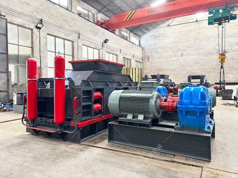 對輥細(xì)碎機_小型細(xì)碎對輥機,新型制砂細(xì)碎機生產(chǎn)視頻/型號圖片