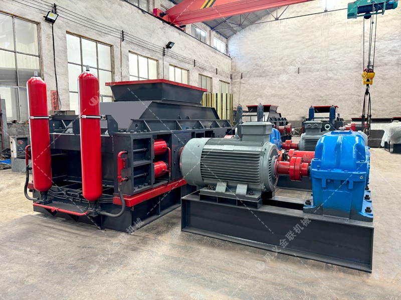 液壓對輥制砂機(jī)：單機(jī)產(chǎn)數(shù)百噸，輕松適配中型砂石廠規(guī)模化